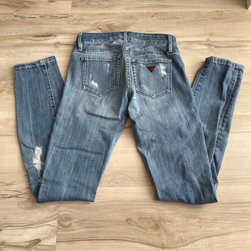 Guess Ripped Power Curve Mid Jeans - Picture 9 of 12